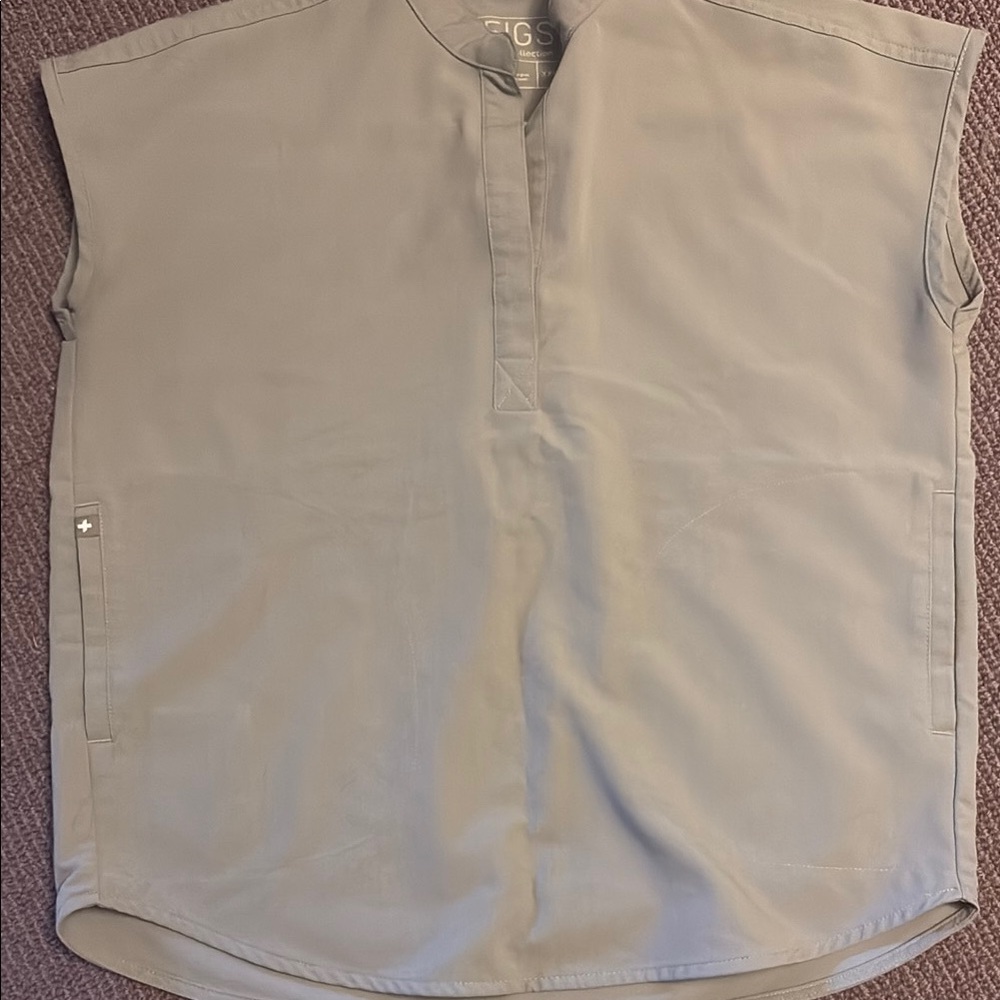 FIGS Rafaela top light gray XXS
